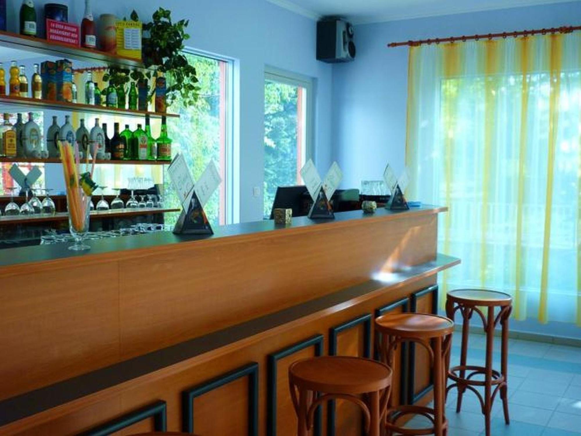 Pergola Panzió Hotel Balatonföldvár Exterior foto